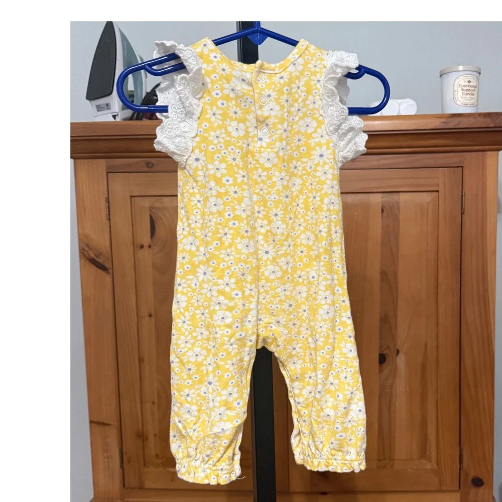 Laura Ashley Romper Floral Eyelet Lace 6-9 Months Yellow Excellent Jumpsuit